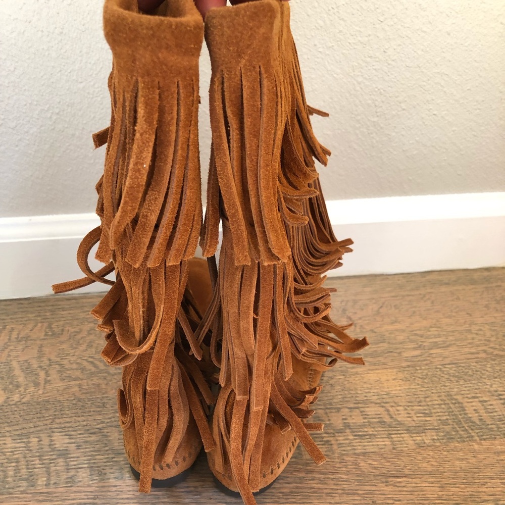 MINNETONKA: BOOTS - Picture 4 of 6